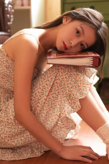 18岁女