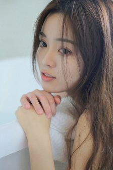 双胞胎姐妹齐上阵许多说许多